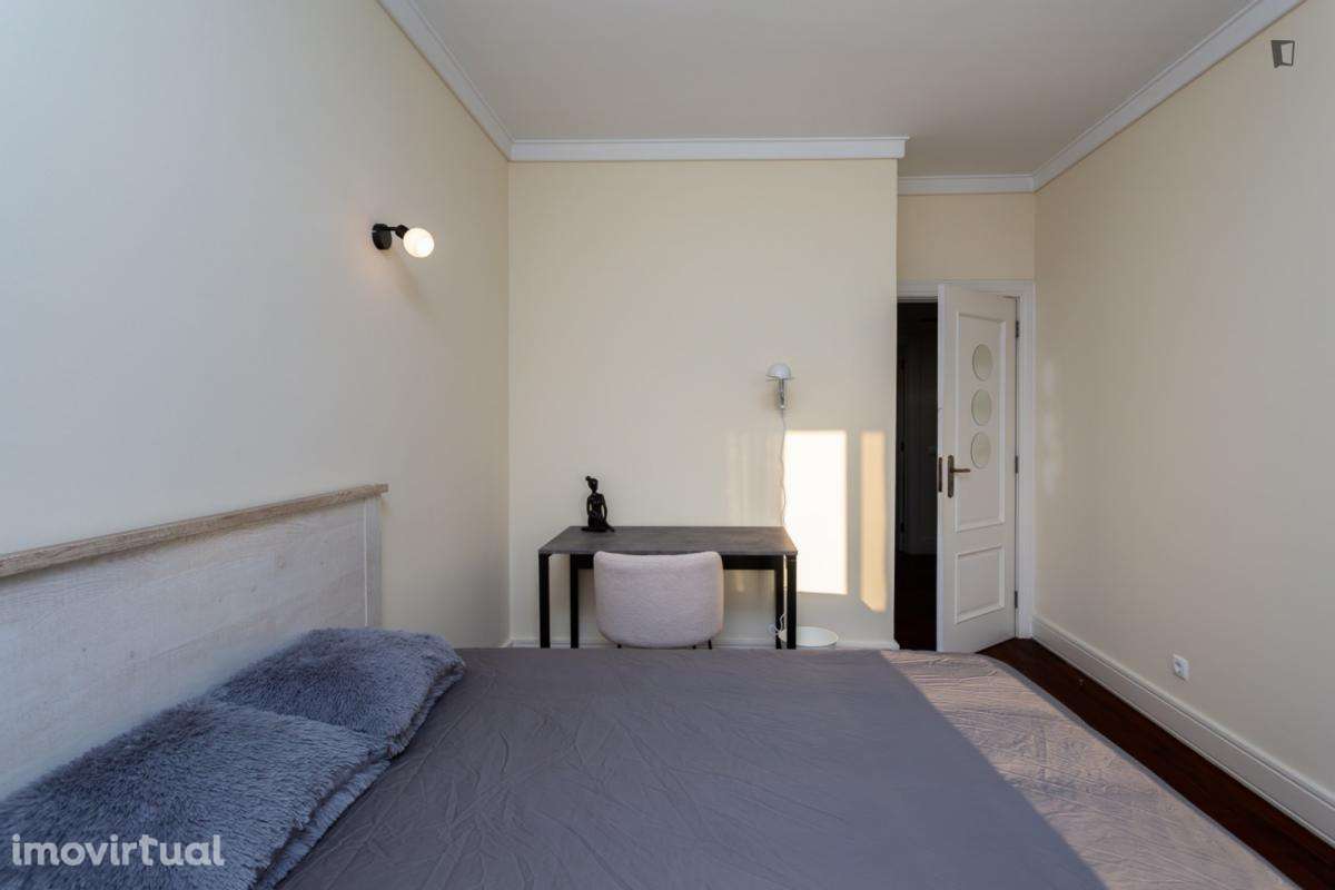 Quarto - localizado em Roma-Areeiro Lisbon - Grande imagem: 3/23