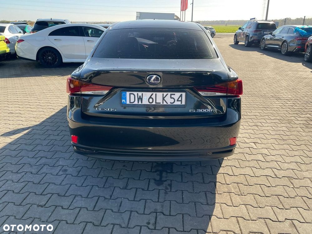 Lexus IS 300h Business Edition - 6