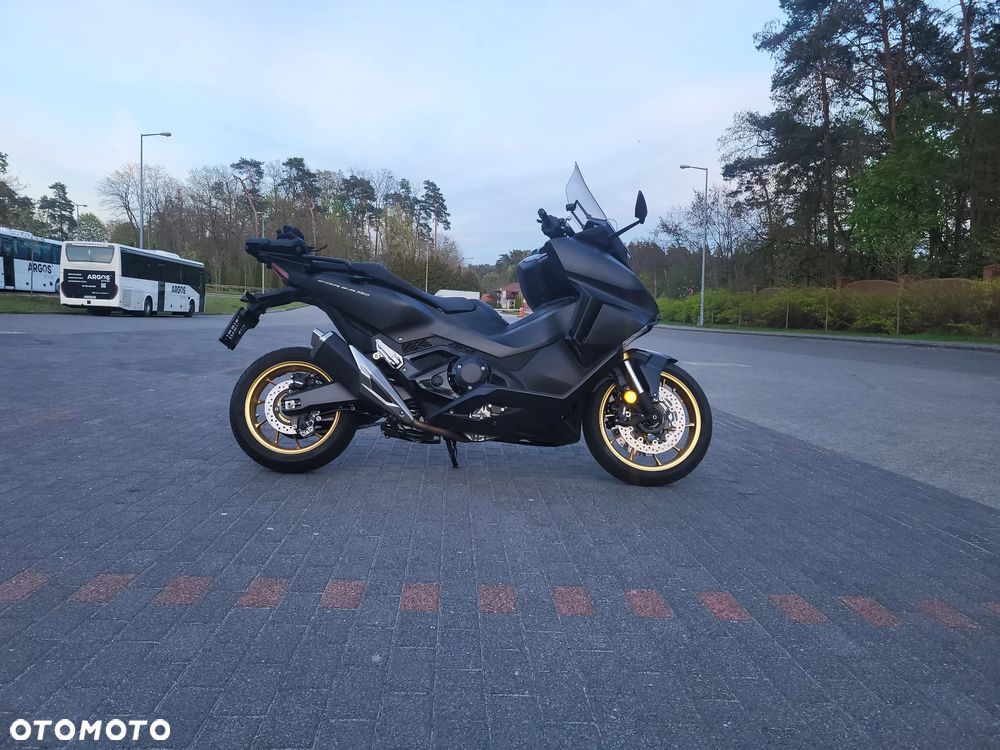 Honda NSS - 9