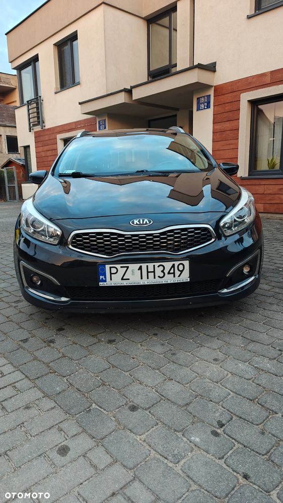 Kia Ceed 1.6 CRDi 136 ISG Spirit - 2
