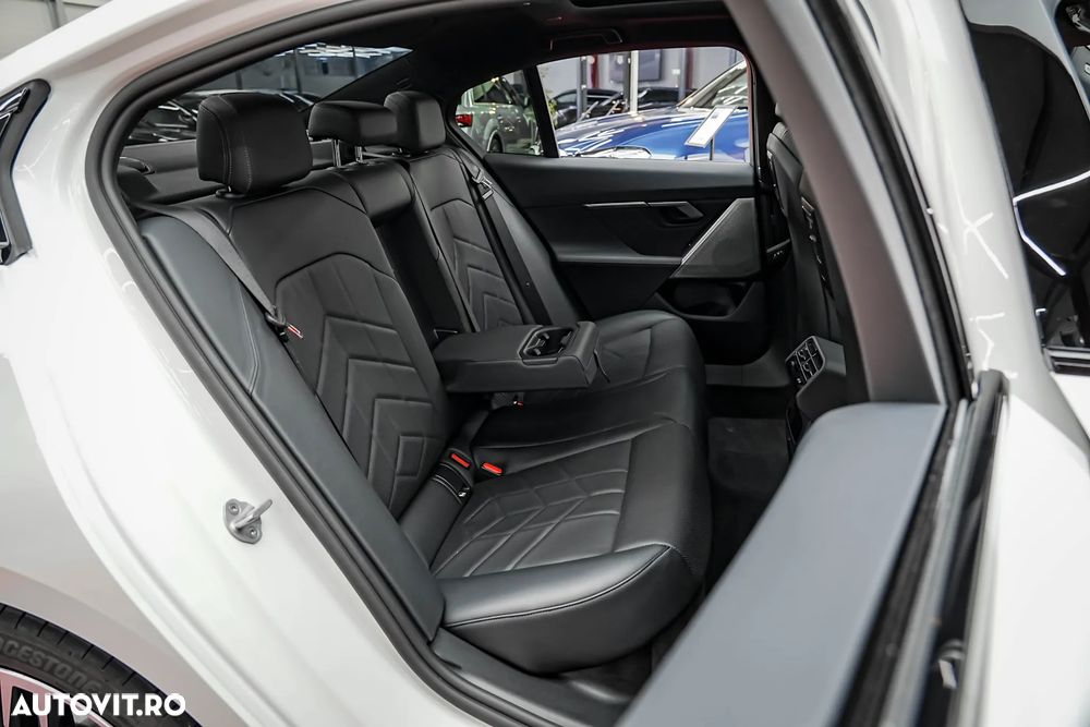 BMW Seria 5 520d AT MHEV - 12