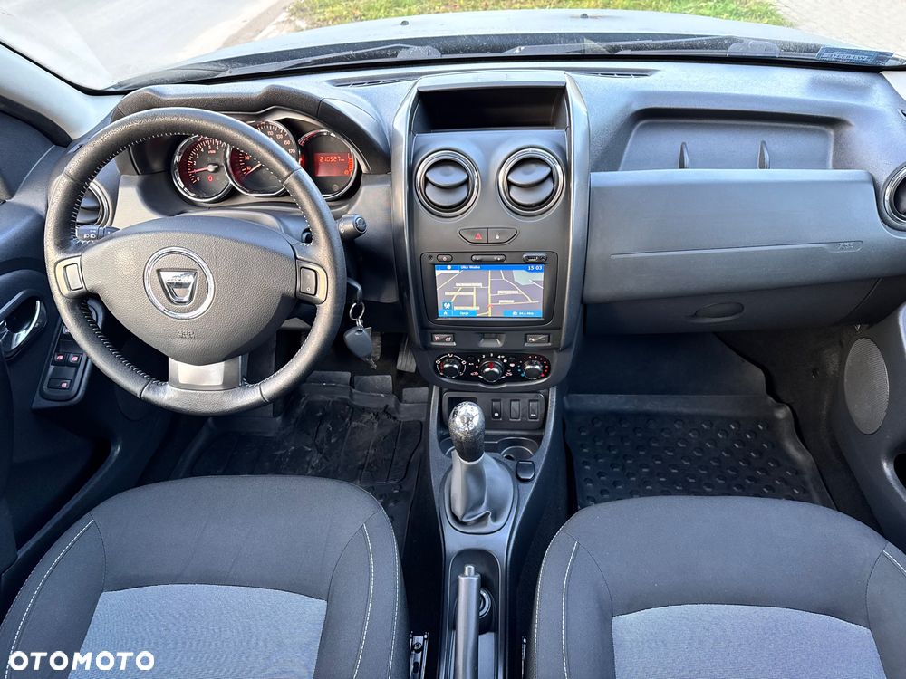 Dacia Duster 1.6 SCe Laureate S&S - 9