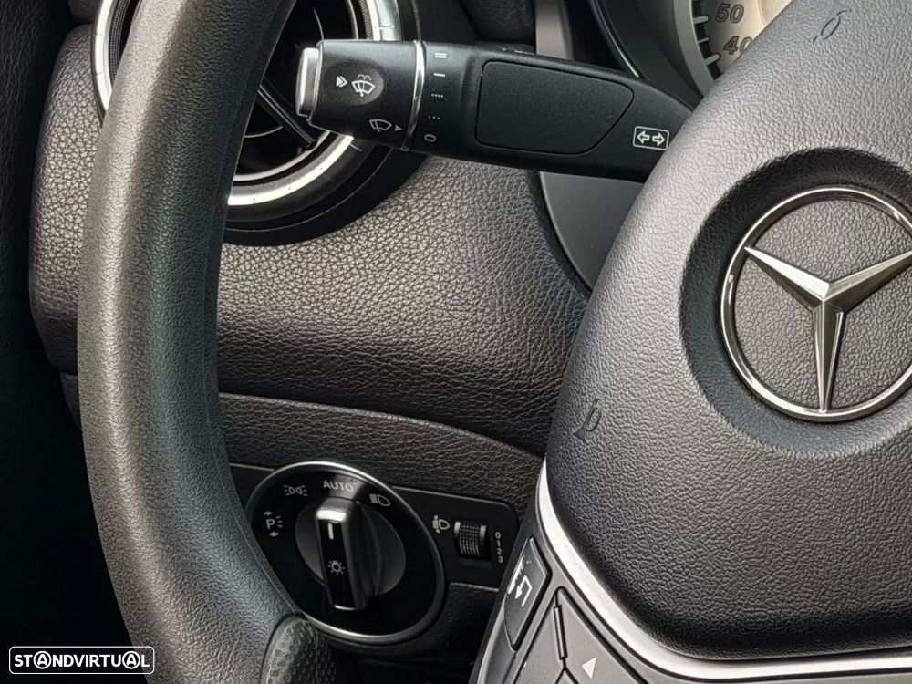 Mercedes-Benz CLA 200 CDI Urban - 14