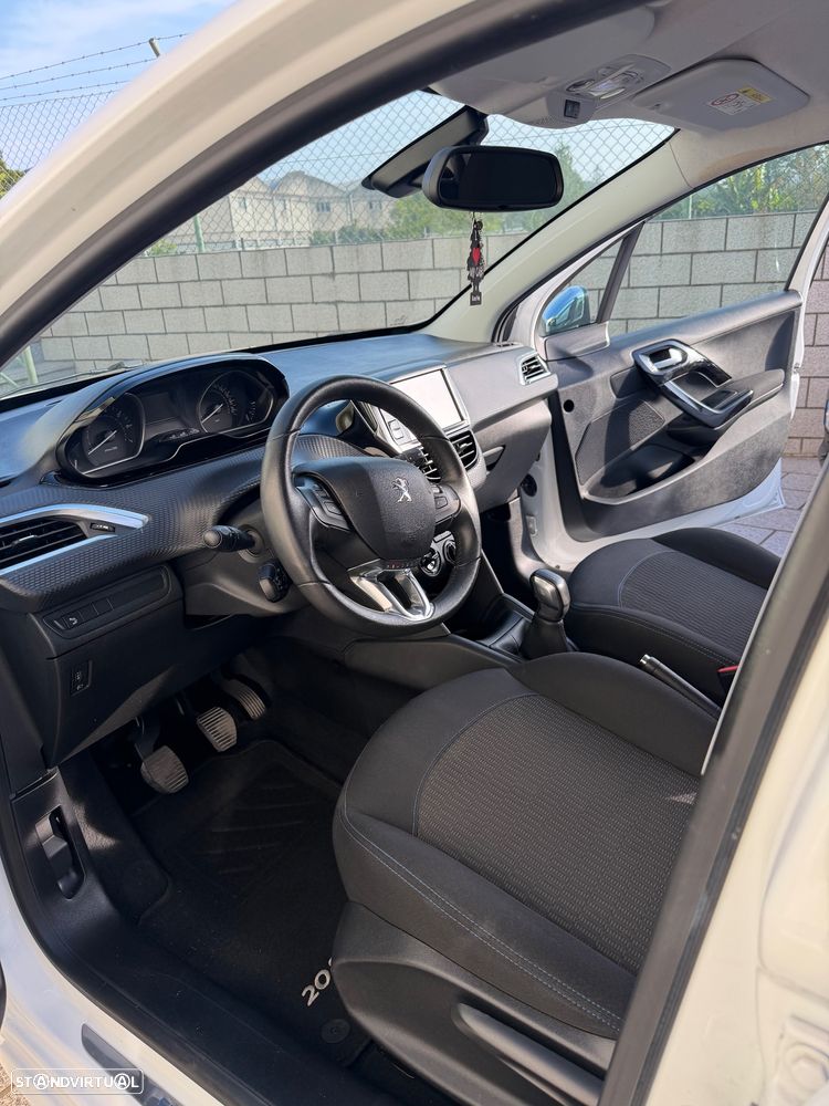 Peugeot 208 1.2 PureTech Style - 13