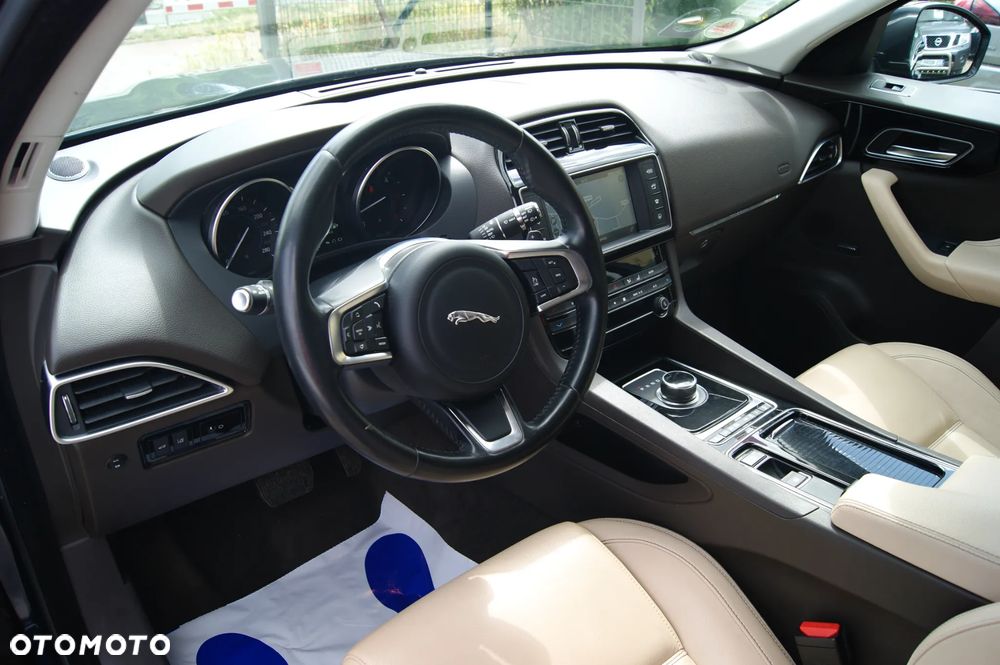 Jaguar F-Pace 30d AWD Prestige - 22