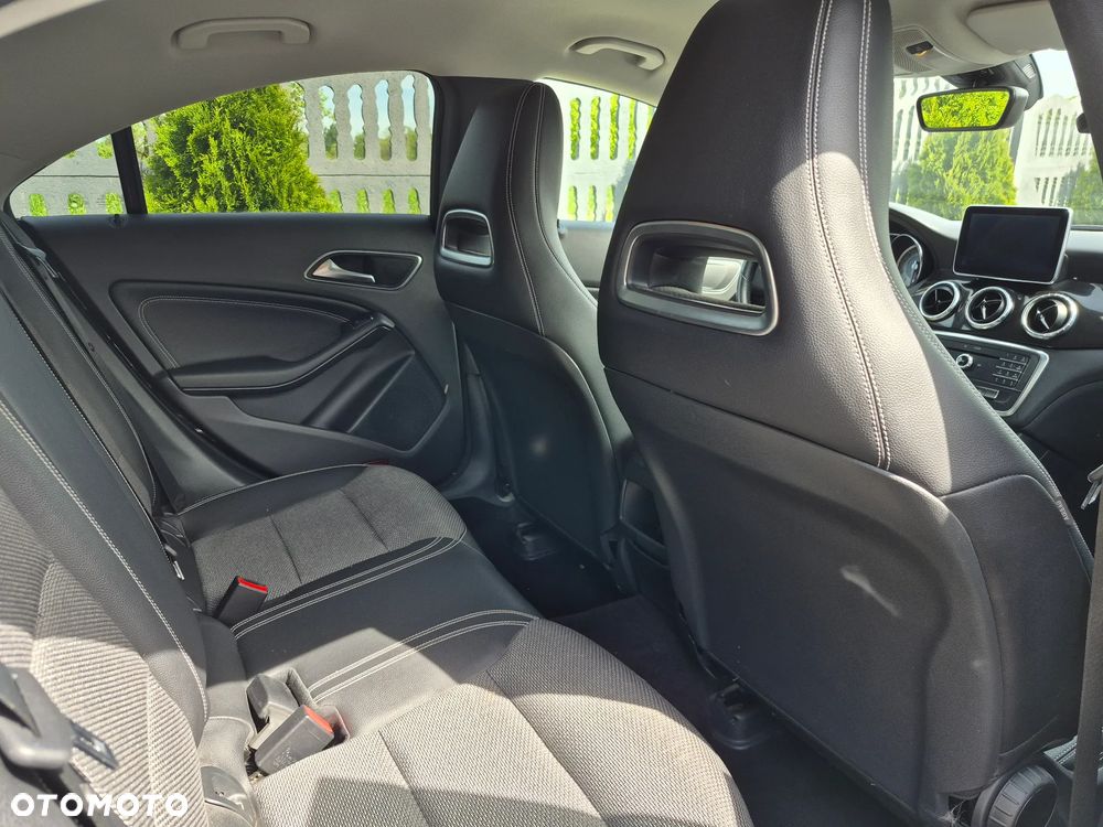 Mercedes-Benz CLA 200 - 16