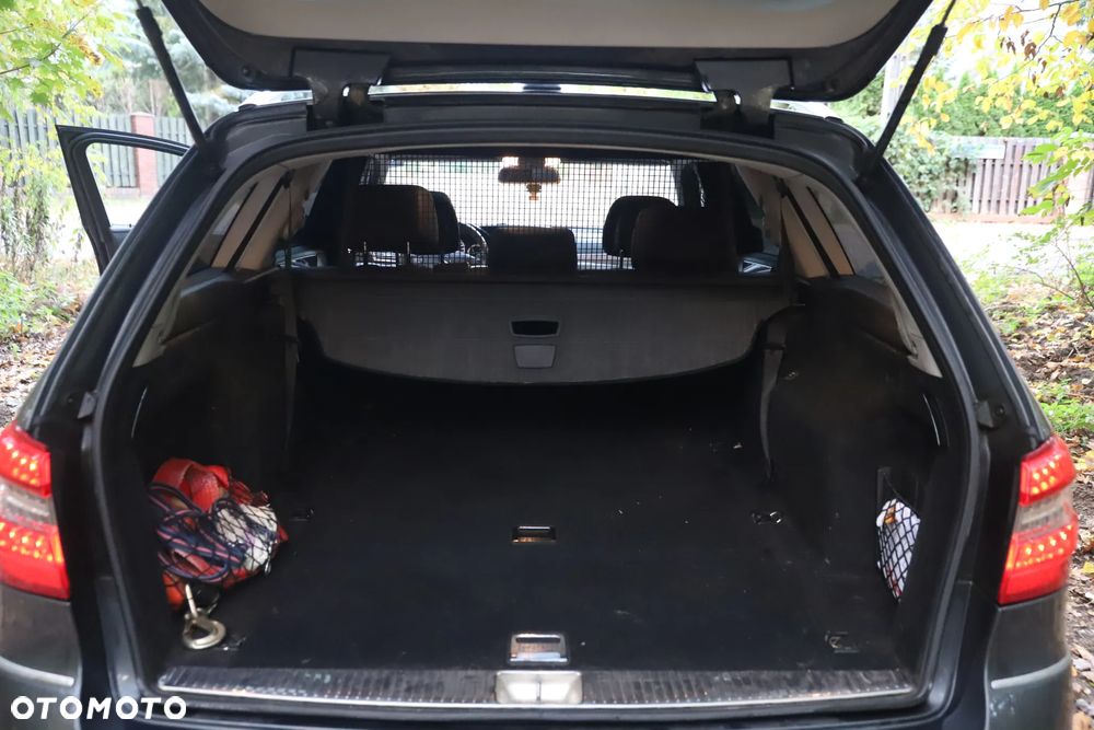Mercedes-Benz Klasa E 250 CDI 4-Matic BlueEff - 17