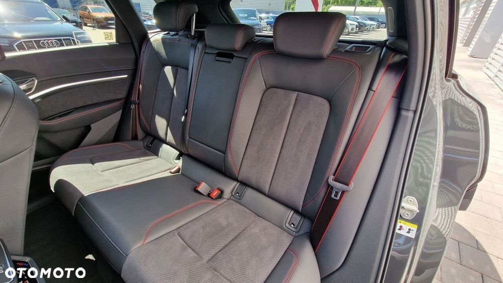 Audi Q8 - 10