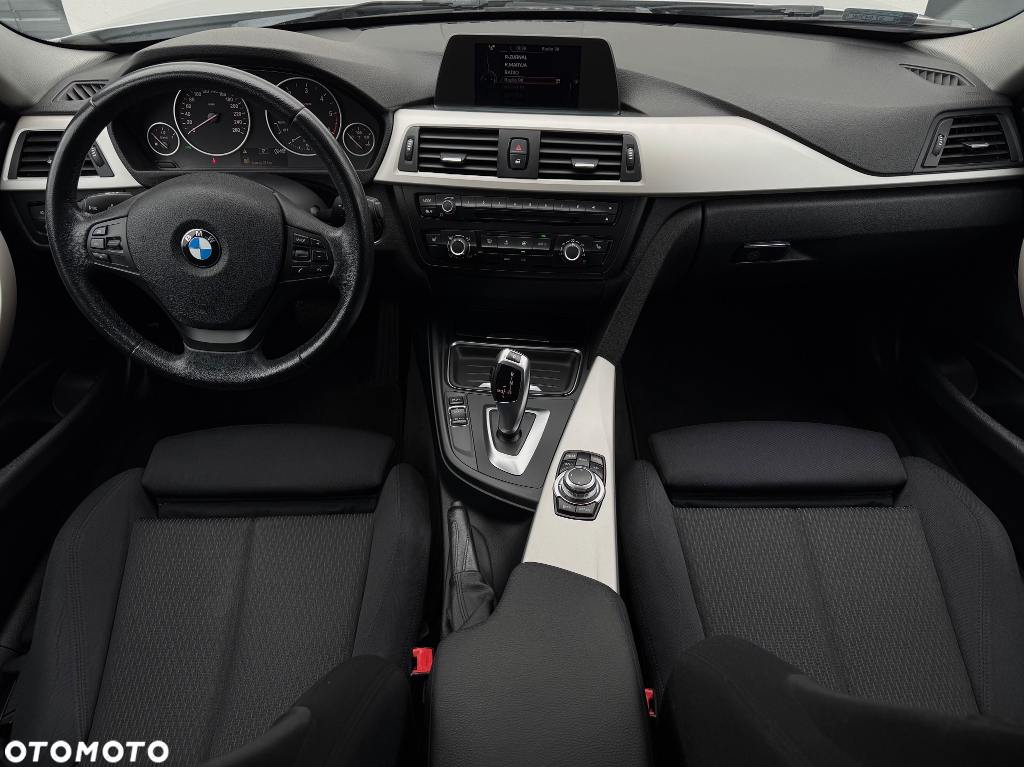 BMW Seria 3 318d Touring - 8