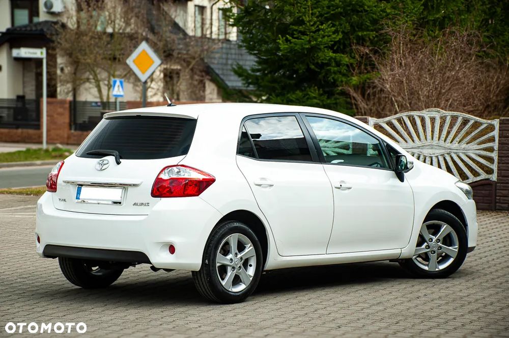 Toyota Auris 1.6 Executive - 17