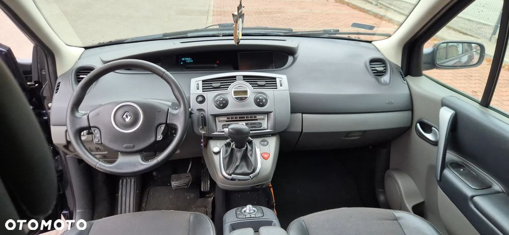 Renault Scenic 2.0 16V Privilege - 8