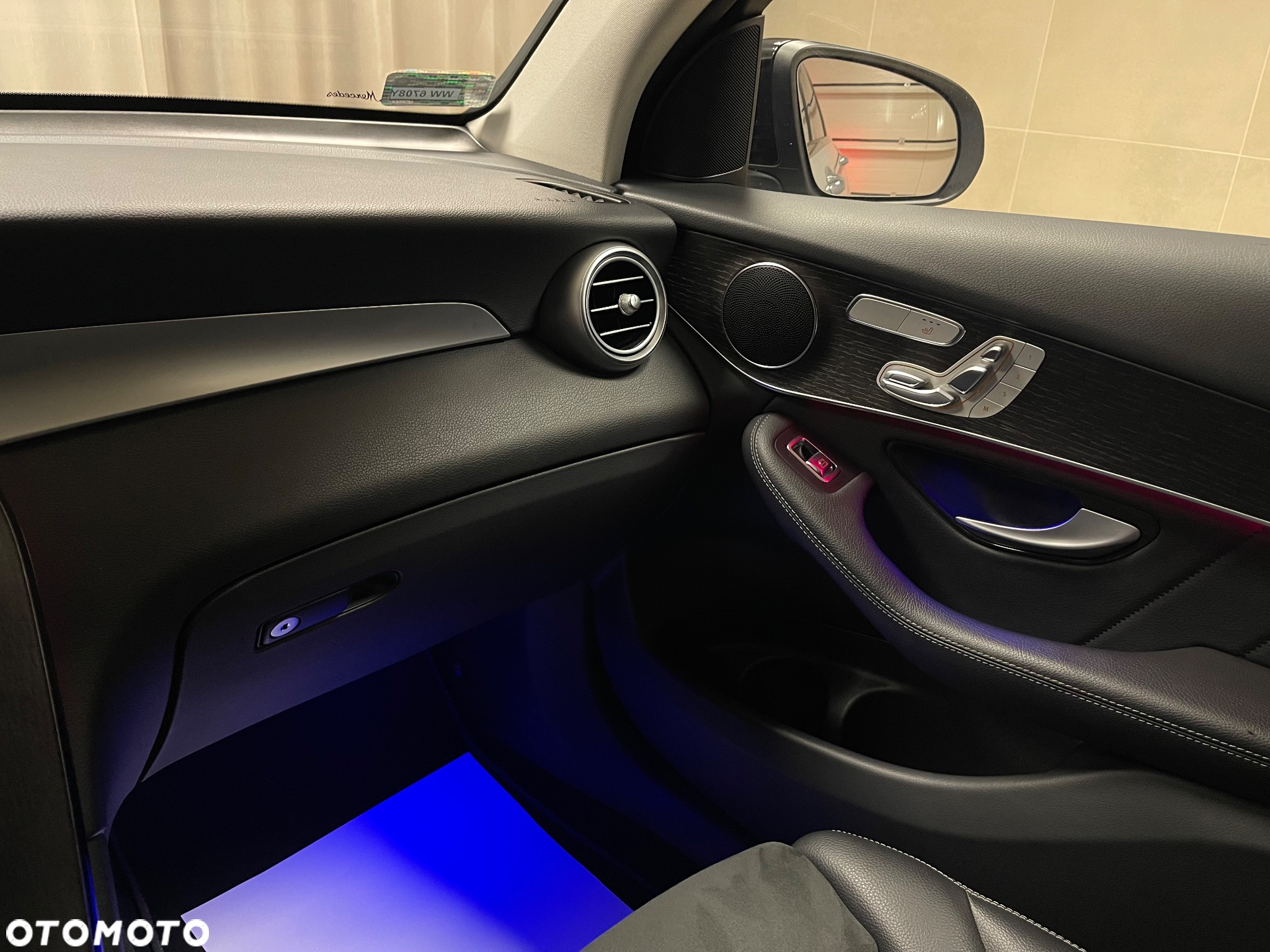 Mercedes-Benz GLC 300 d 4-Matic - 24