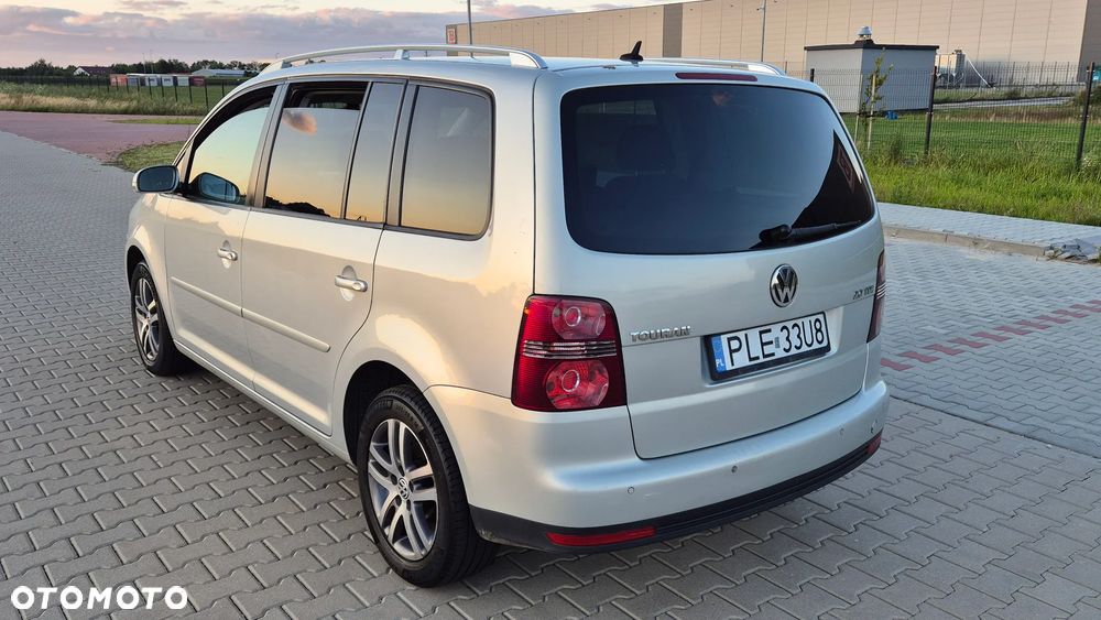 Volkswagen Touran 2.0 TDI Highline - 3
