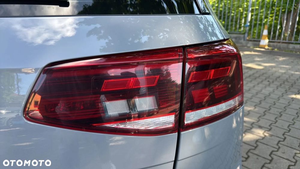 Volkswagen Passat Variant 2.0 TDI EVO Elegance DSG - 28