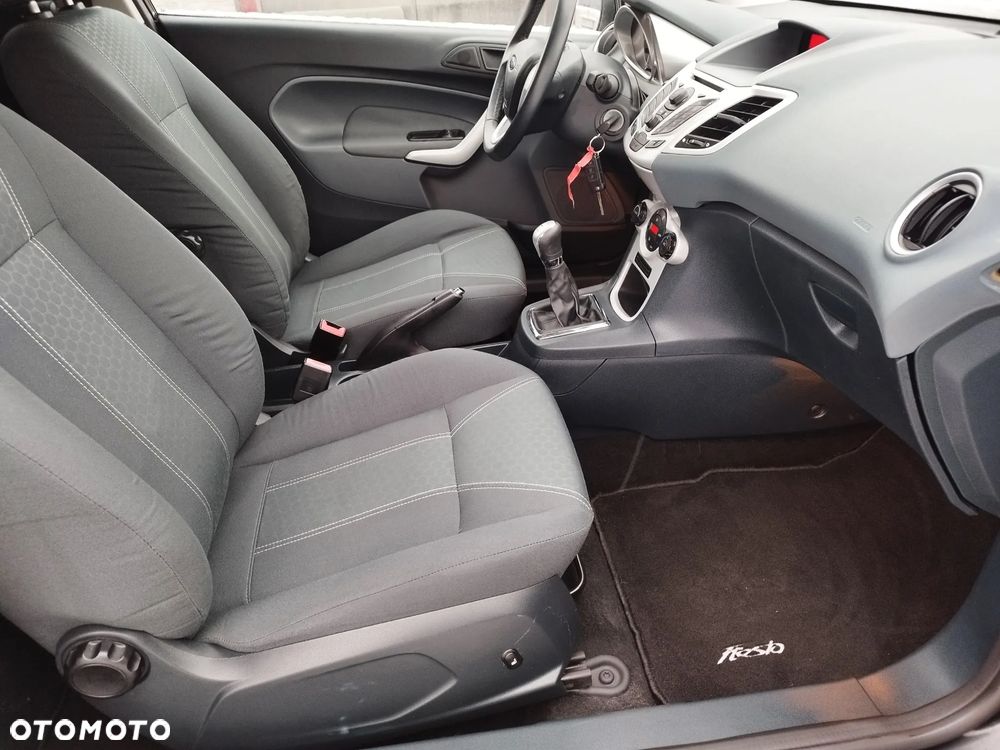 Ford Fiesta - 21