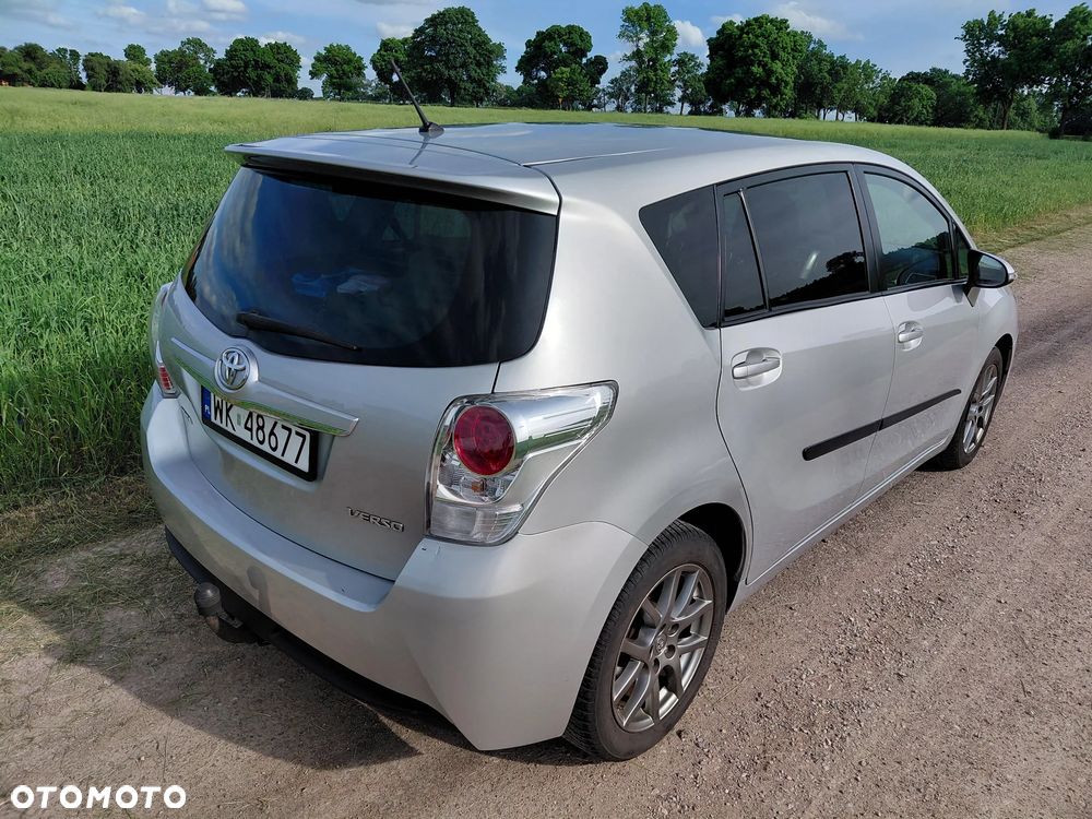 Toyota Verso 2.0 D-4D Premium - 6