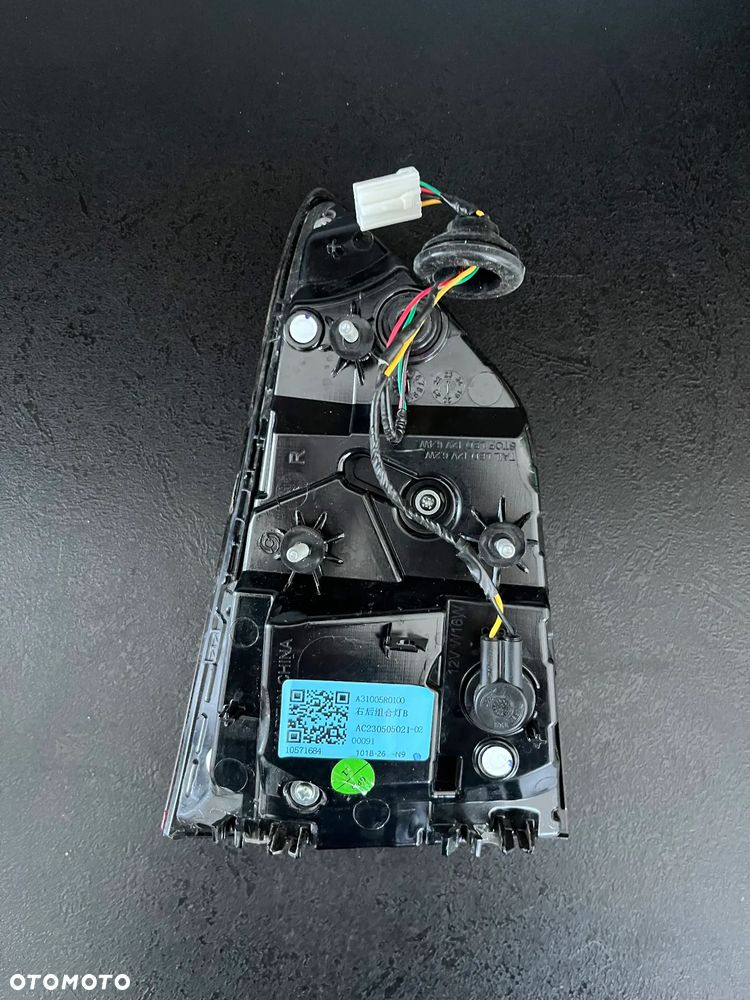 MG ZS EV 2023 - LAMPA BAGAŻNIKA PRAWY TYŁ A31005R0100 - 3