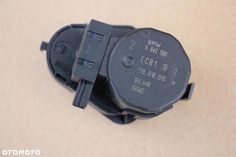 Silniczek nagrzewnicy BMW 5 e60 e61 oryginalny 6942986 - 1