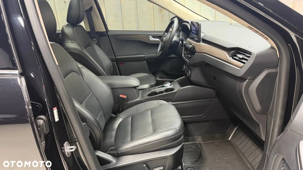 Ford Escape 2.0 EcoBoost AWD Titanium - 11