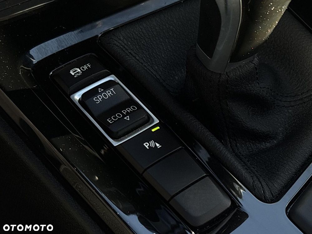 BMW X2 sDrive18i - 26