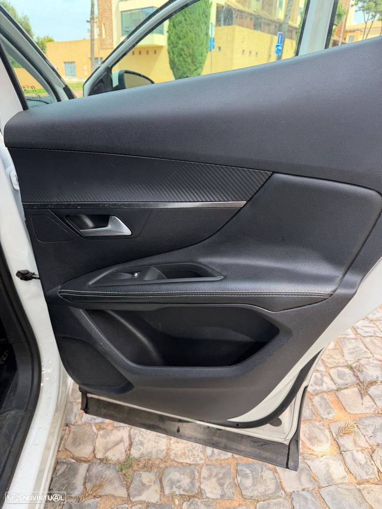 Peugeot 3008 1.2 PureTech Allure - 7