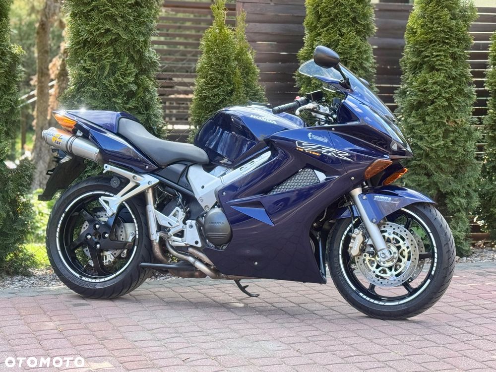 Honda VFR - 2