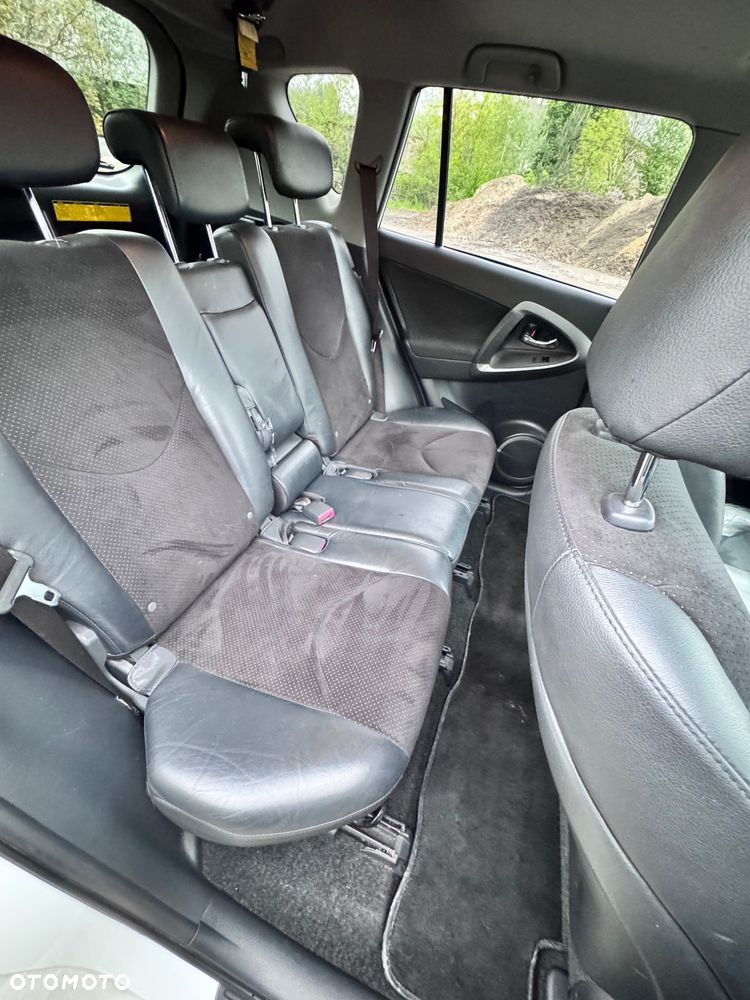 Toyota RAV4 - 24