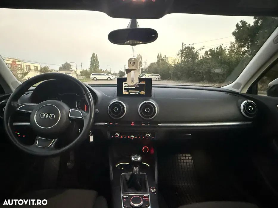 Audi A3 Sportback 1.4 TFSI Ambiente - 5