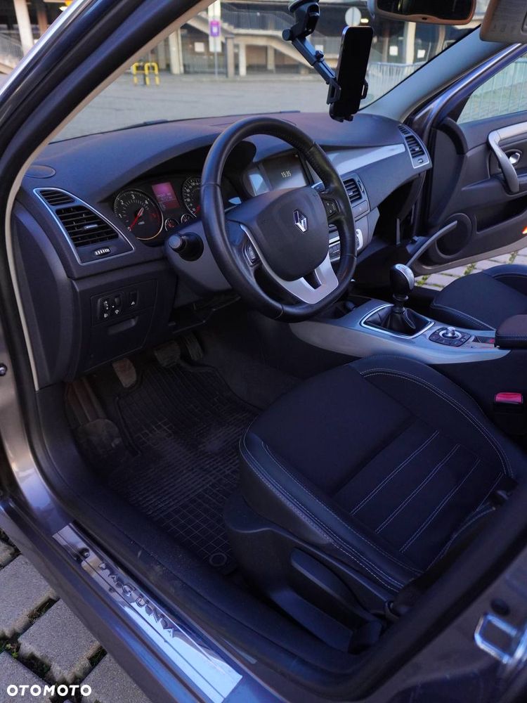 Renault Laguna dCi 110 FAP Paris - 17