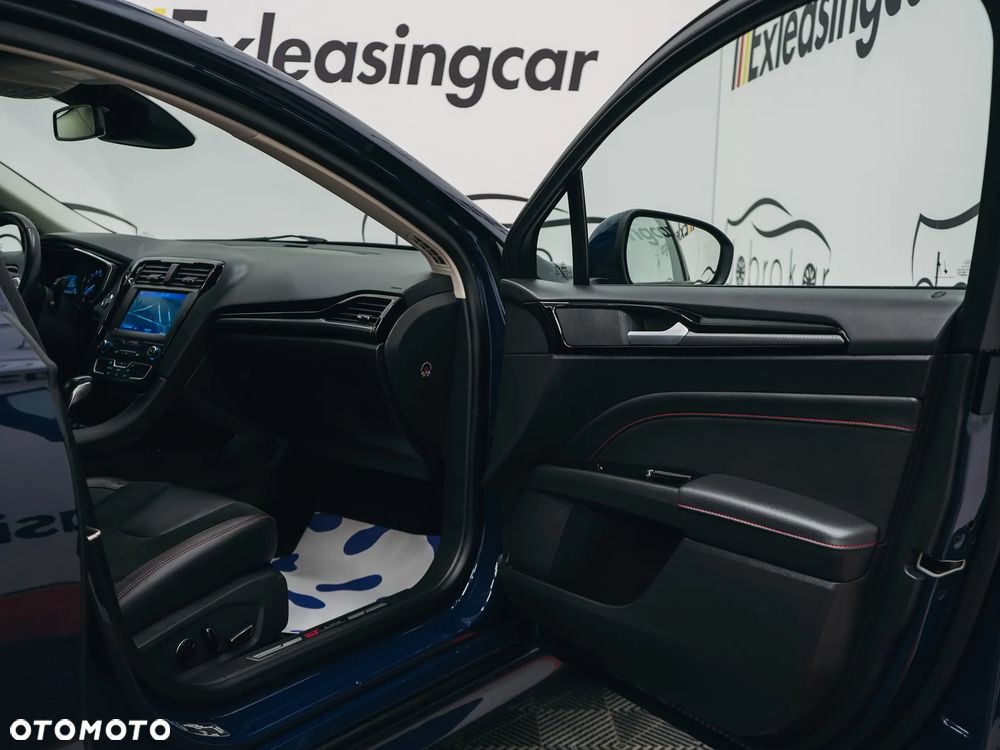 Ford Mondeo - 36