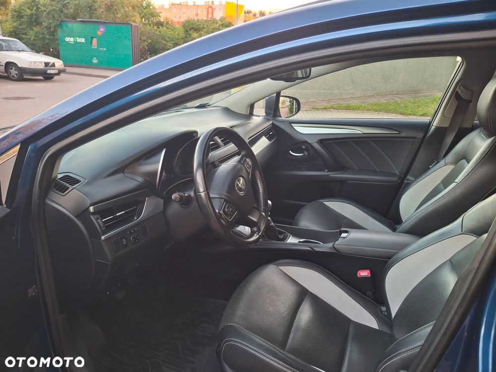 Toyota Avensis 2.0 D-4D Premium - 27