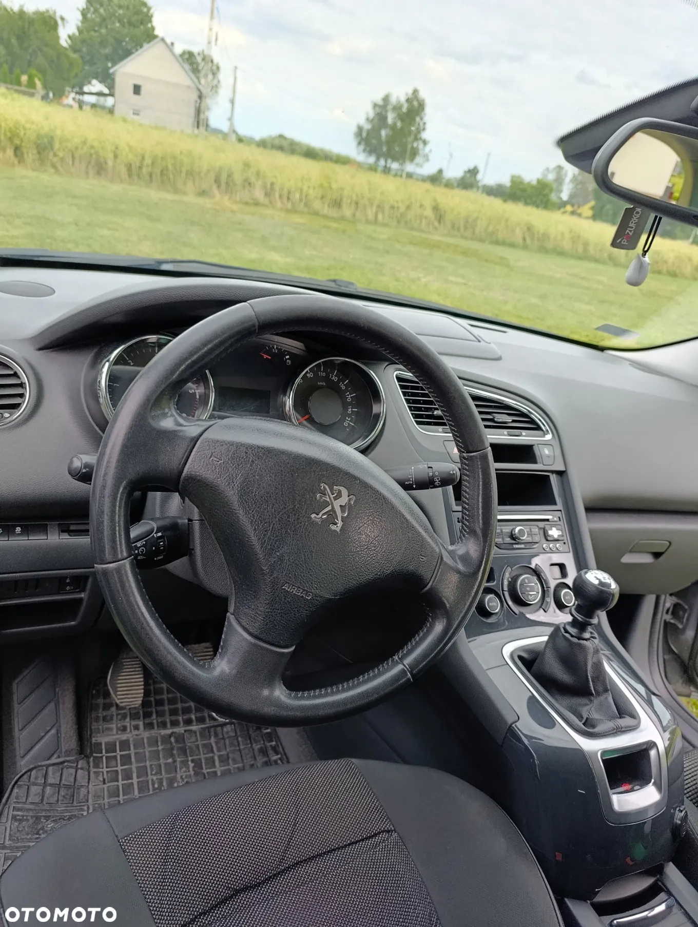 Peugeot 5008 - 8