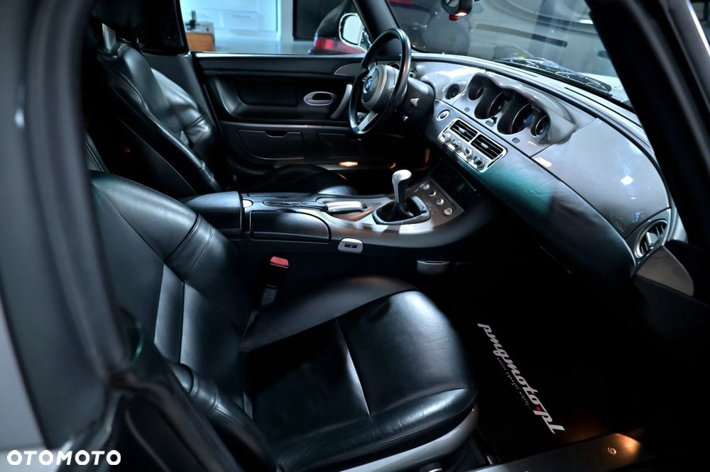 BMW Z8 4.9 - 12