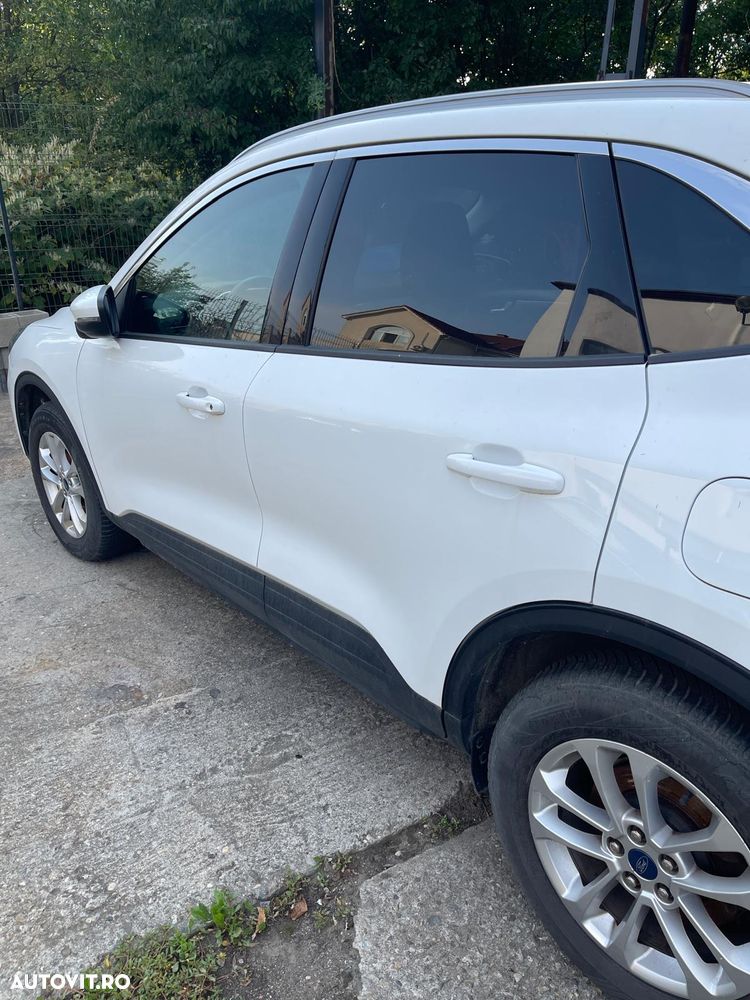 Ford Kuga - 2