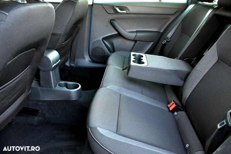Skoda RAPID 1.6 TDI Active Green tec - 14