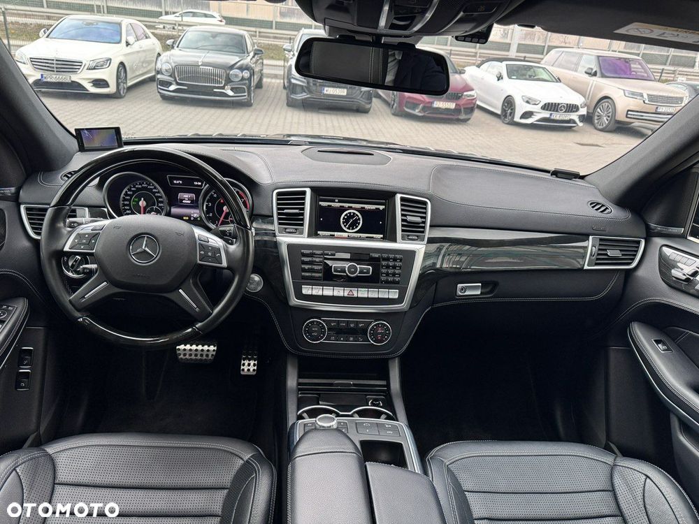 Mercedes-Benz GL - 21