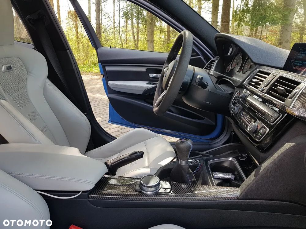 BMW M3 Standard - 13