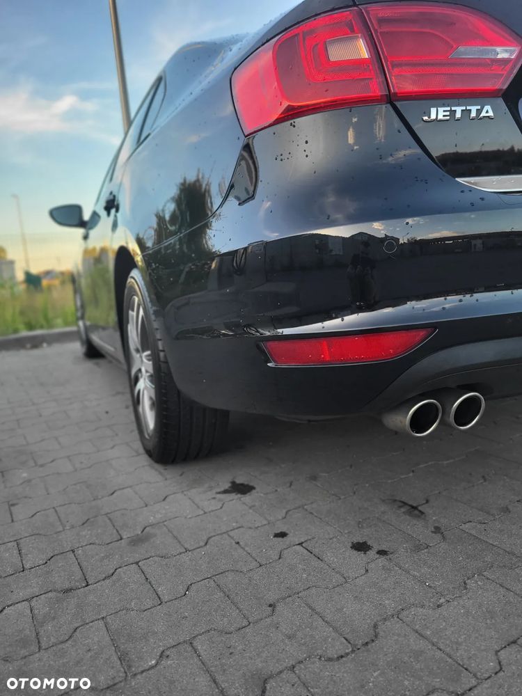 Volkswagen Jetta 2.0 TDI Highline - 3