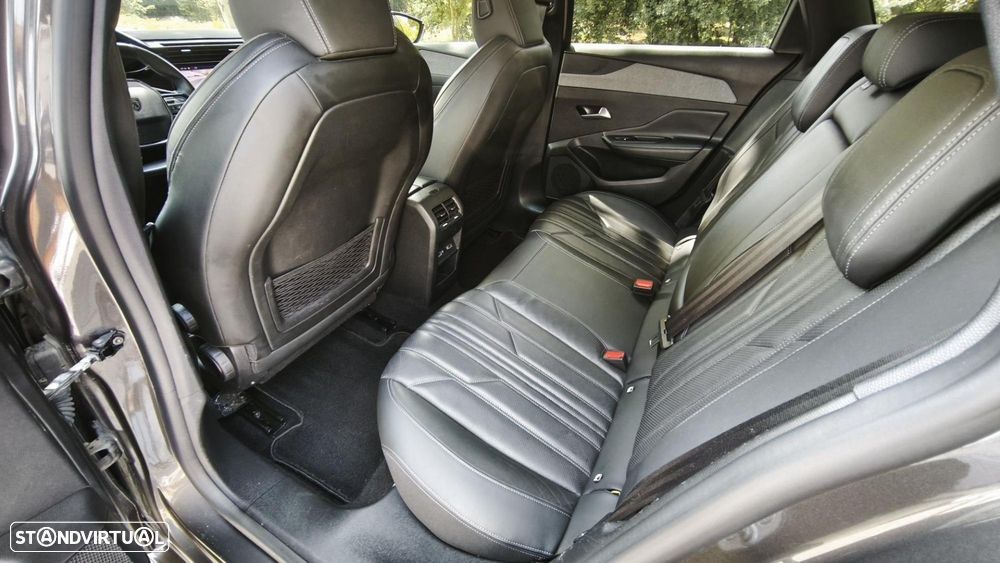 Peugeot 308 1.6 Hybrid Allure Pack e-EAT8 - 36