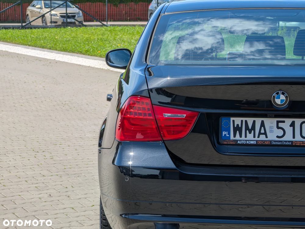 BMW Seria 3 320d Sport Line - 12