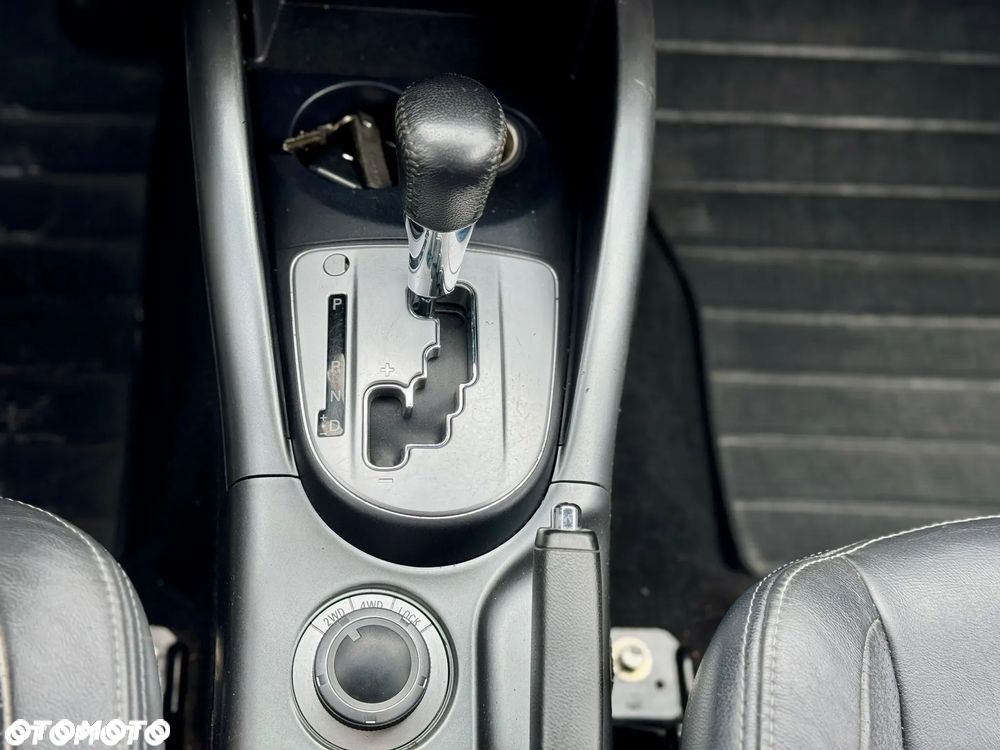 Mitsubishi Outlander 2.4 4WD CVT Intense - 32