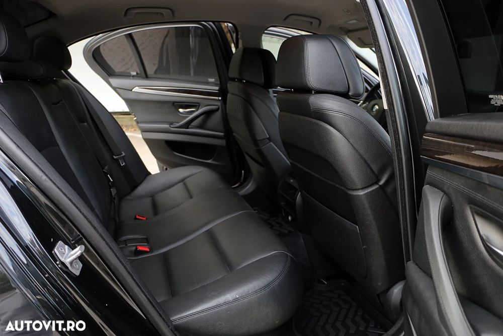 BMW Seria 5 530d xDrive - 7