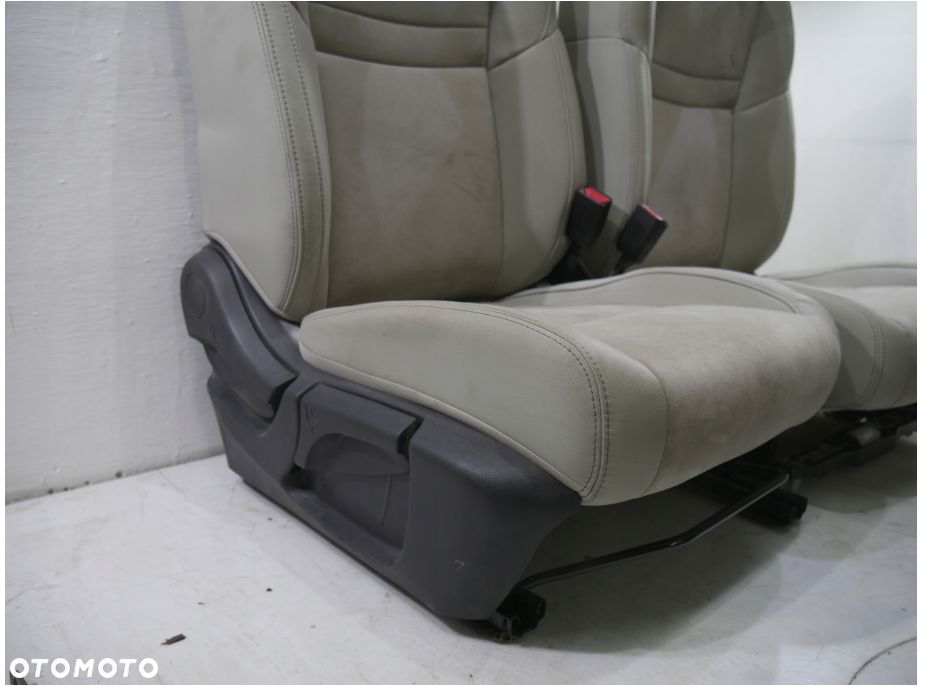 QASHQAI J11 FOTEL PRAWY ALKANTARA - 1