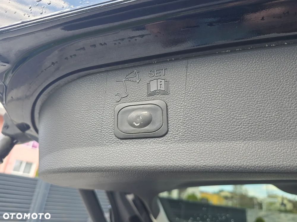 Ford Kuga 2.0 TDCi 2x4 Titanium - 11