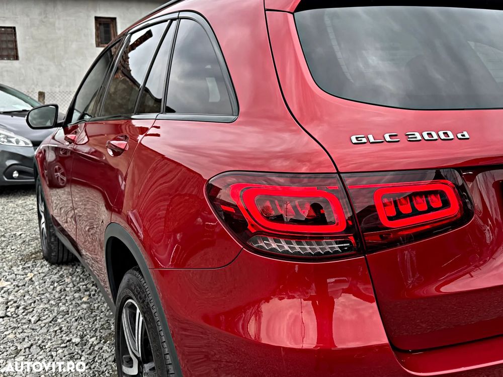 Mercedes-Benz GLC 300 d 4MATIC 9G-TRONIC - 28