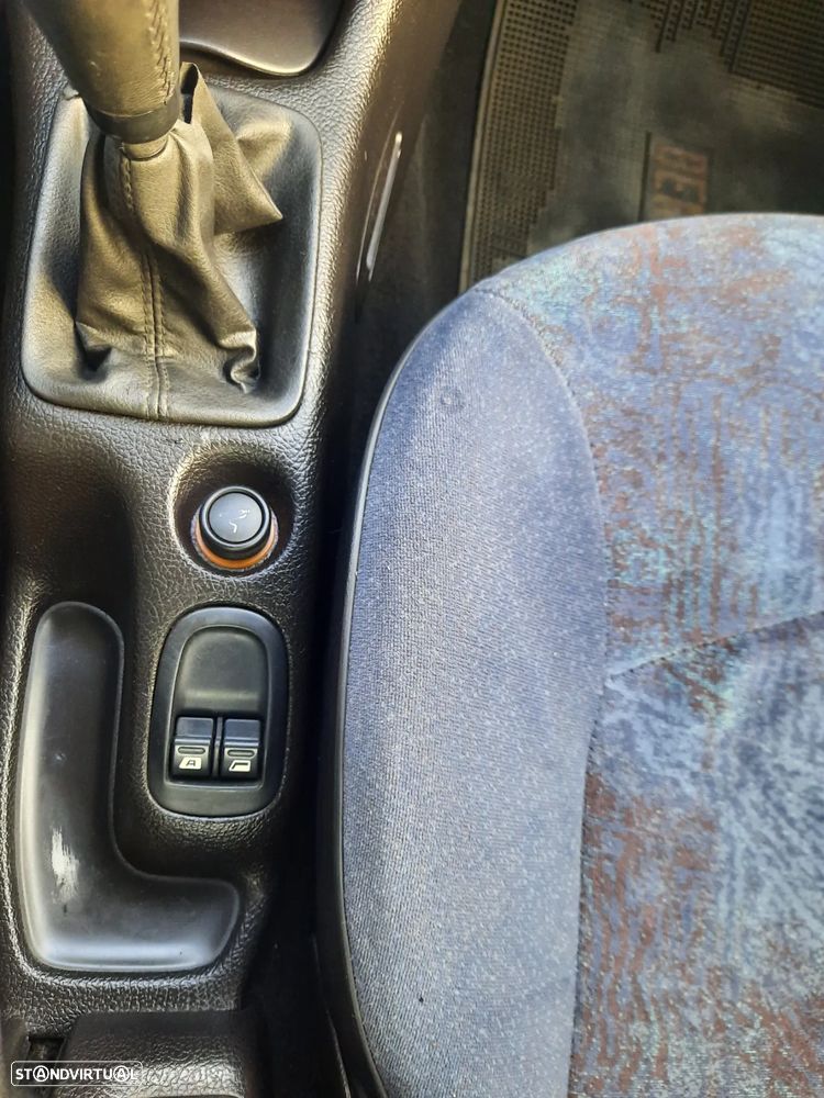 Peugeot 206 1.1 Color Line - 10