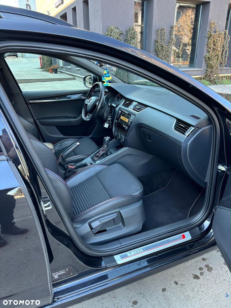 Skoda Octavia 2.0 TDI DSG RS - 35