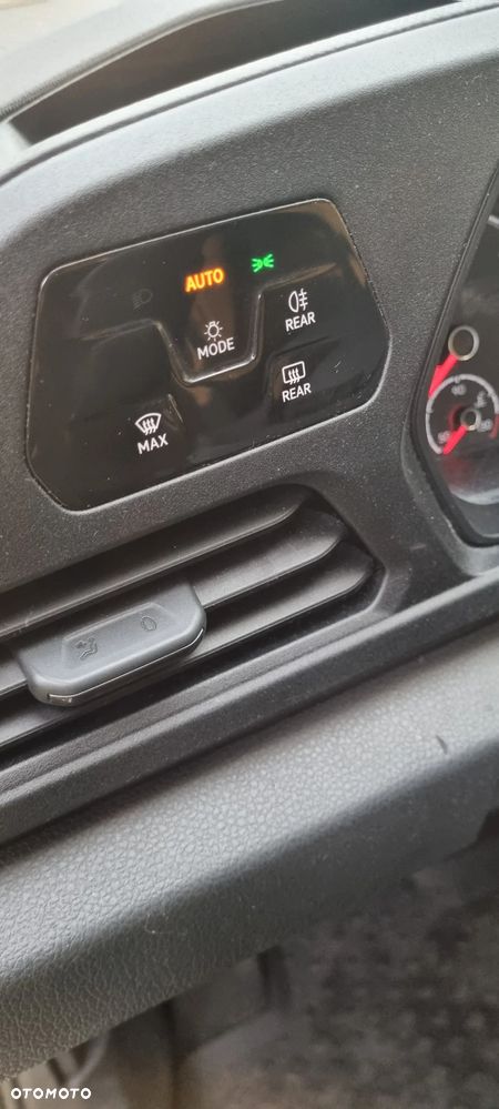 Volkswagen Caddy - 10
