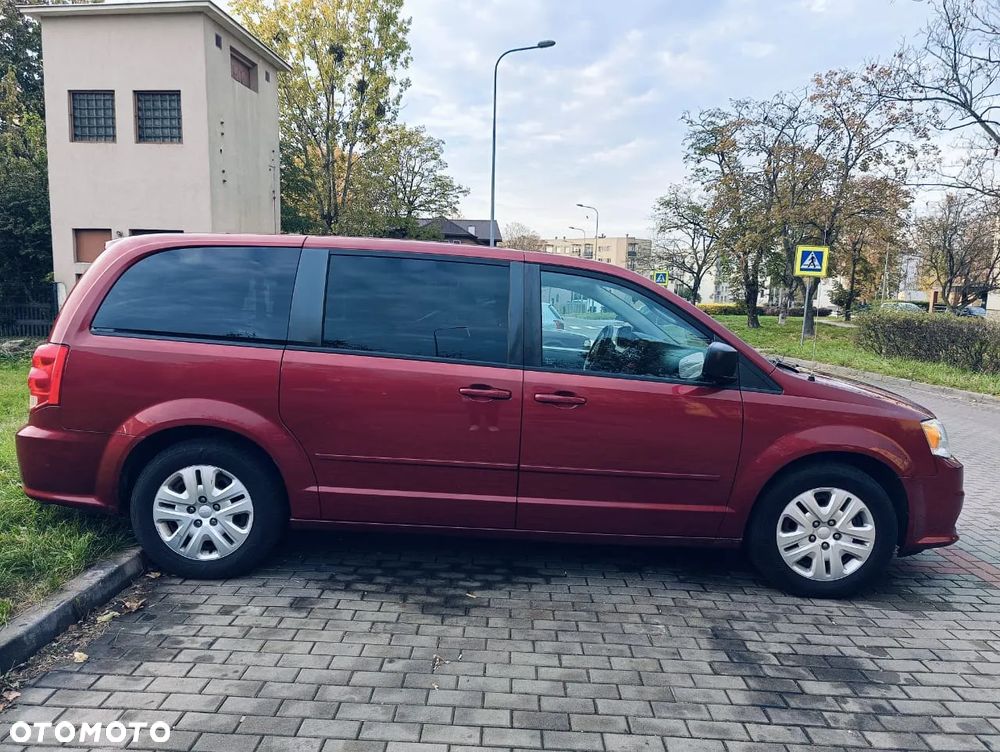 Dodge Grand Caravan - 2