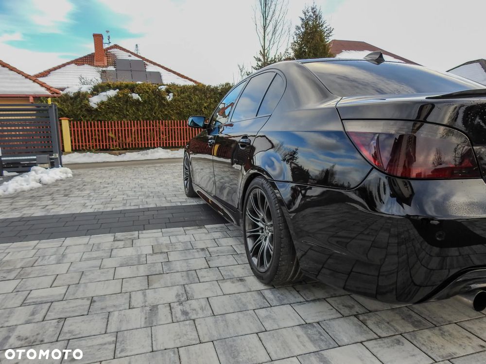 BMW Seria 5 525d - 13